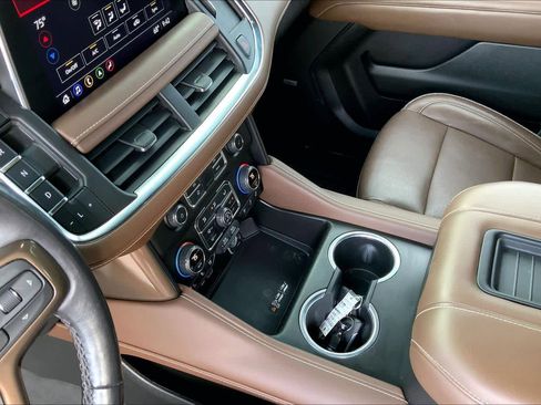 Used 2021 Chevrolet Suburban High Country image 16