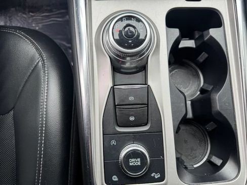 Used 2021 Ford Explorer Limited w/ Equipment Group 301A AWD/4WD image 29