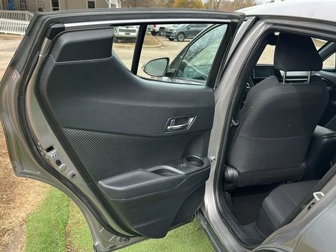 Used 2018 Toyota C-HR XLE image 17