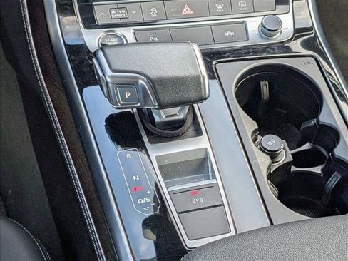 Used 2023 Audi Q8 Premium Plus image 16