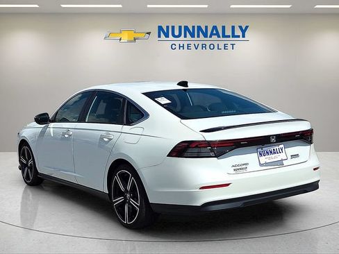 Used 2024 Honda Accord Sport image 3