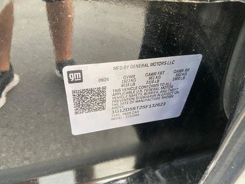 Used 2025 Chevrolet Malibu LT FWD image 16