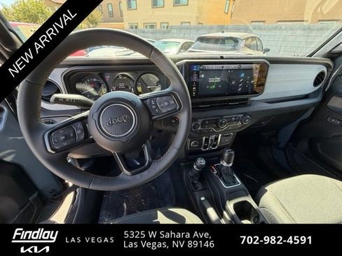 Used 2024 Jeep Wrangler Unlimited w/ Technology Group AWD/4WD image 11