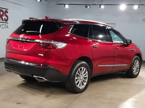 Used 2024 Buick Enclave Premium image 7