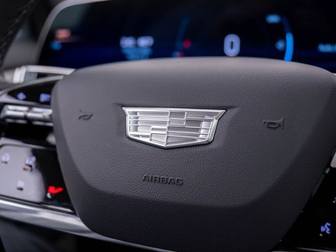 New 2026 Cadillac Vistiq Sport image 32