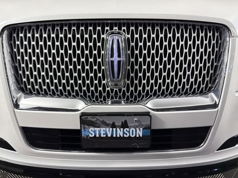 Used 2024 Lincoln Navigator Reserve image 38
