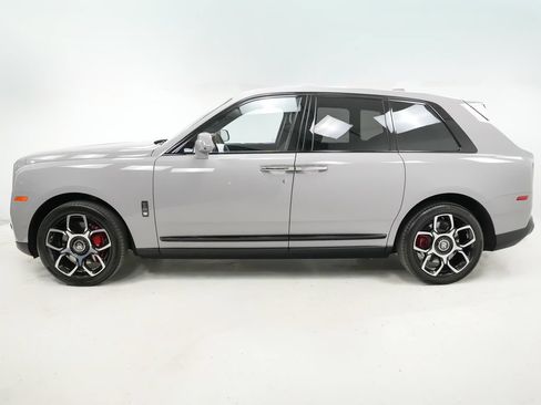 Used 2024 Rolls-Royce Cullinan Black Badge AWD/4WD image 2