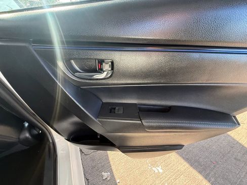 Used 2018 Toyota Corolla SE FWD image 21