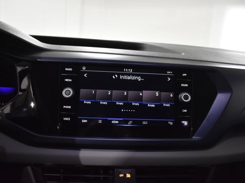 Used 2022 Volkswagen Taos SE image 21