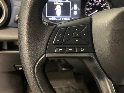 Used 2025 Nissan Versa SV FWD image 27