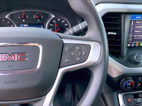 Used 2023 GMC Acadia SLE w/ Driver Convenience Package FWD image 24