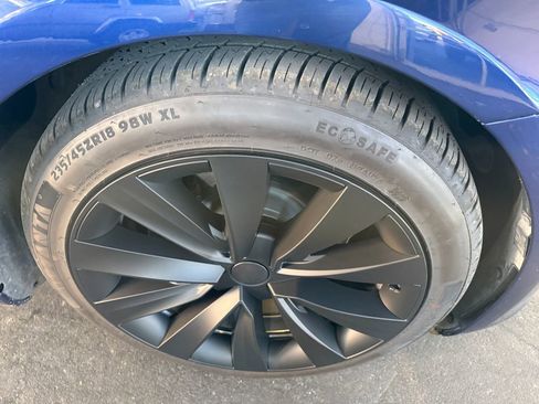 Used 2021 Tesla Model 3 Standard Range Plus image 4