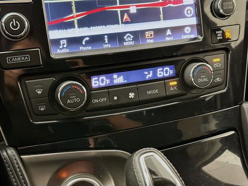 Used 2016 Nissan Maxima SR FWD image 24