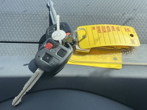 Used 2014 Toyota FJ Cruiser 4WD w/ Upgrade Package image 13