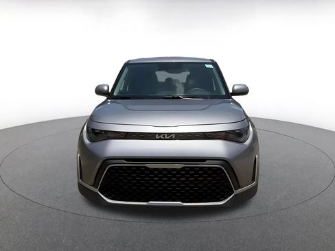 Used 2025 Kia Soul LX w/ LX Technology Package FWD image 3