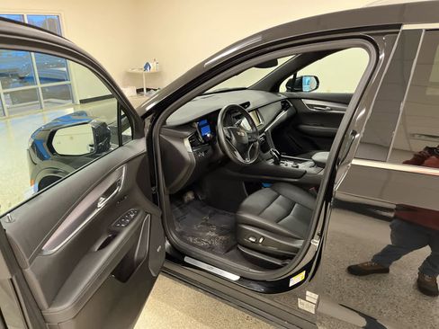 Used 2024 Cadillac XT6 Luxury w/ LPO, Floor Liner Package AWD/4WD image 16