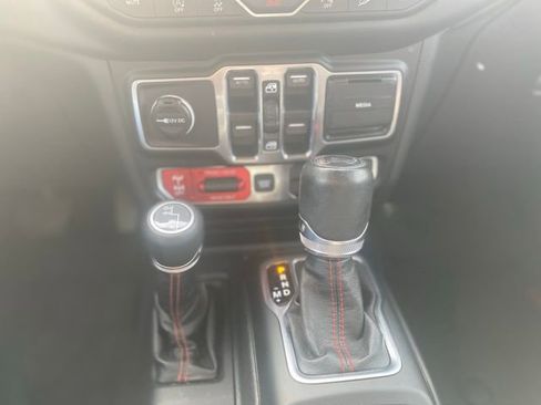 Used 2018 Jeep Wrangler Unlimited Rubicon image 18