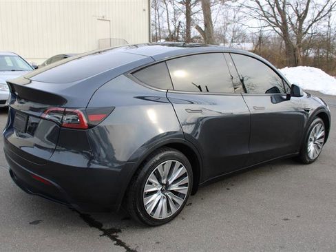 Used 2024 Tesla Model Y Long Range image 8