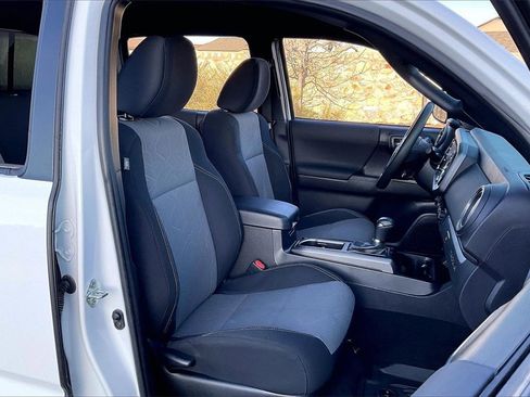 Used 2023 Toyota Tacoma TRD Off-Road image 7