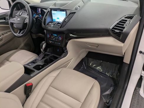 Used 2019 Ford Escape Titanium AWD/4WD image 29