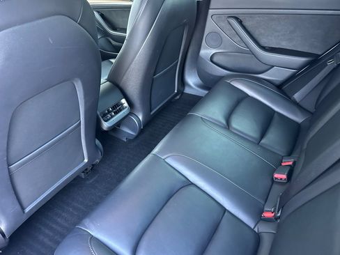 Used 2022 Tesla Model 3 RWD image 15