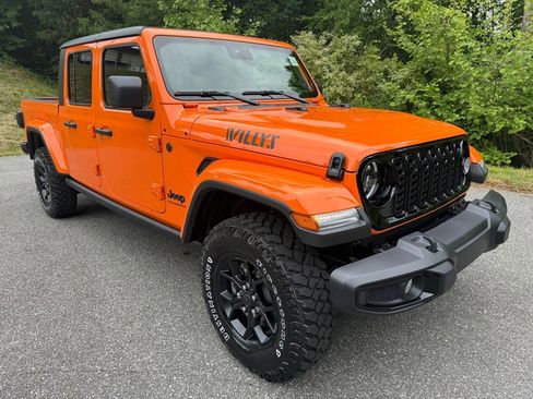 New 2025 Jeep Gladiator Sport image 5