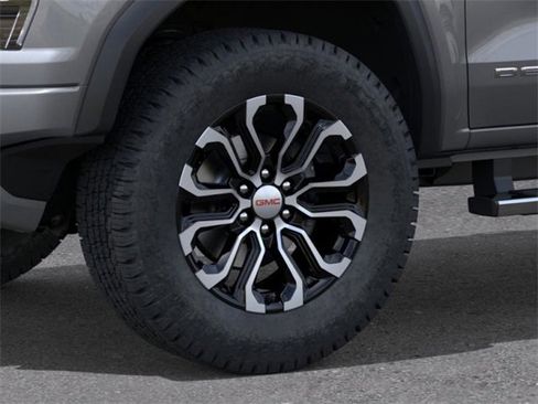 New 2026 GMC Canyon Denali image 9