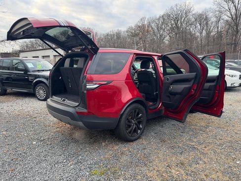 Used 2017 Land Rover Discovery SE image 10