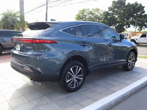 Used 2022 Toyota Venza LE image 5