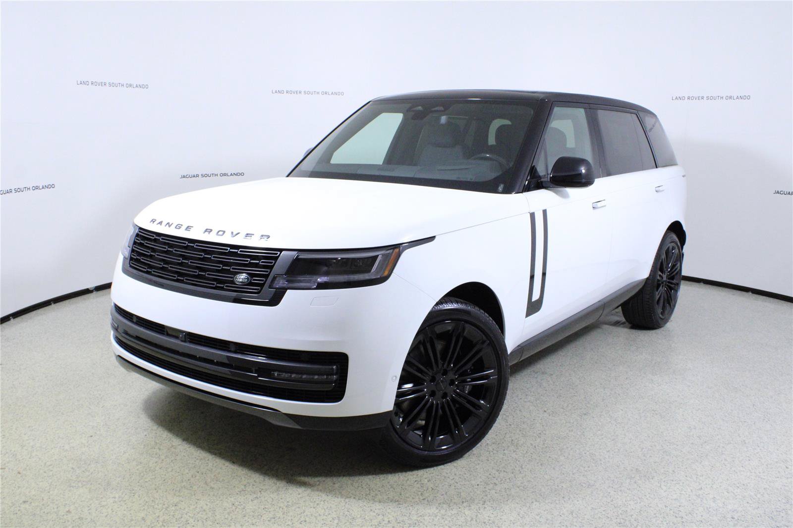 New 2026 Land Rover Range Rover Long Wheelbase SE AWD/4WD image 1
