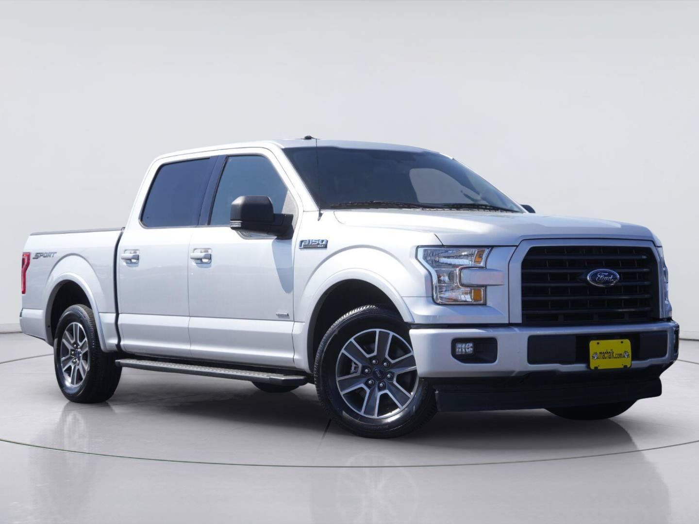 Used 2017 Ford F150 XLT w/ Equipment Group 302A Luxury RWD image 2