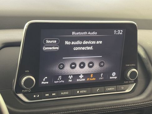 Used 2025 Nissan Rogue SV AWD/4WD image 16