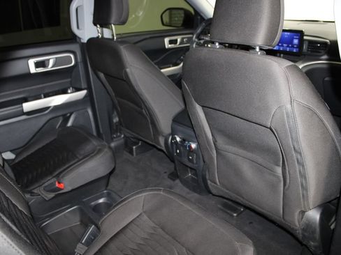 Used 2021 Ford Explorer XLT RWD image 34