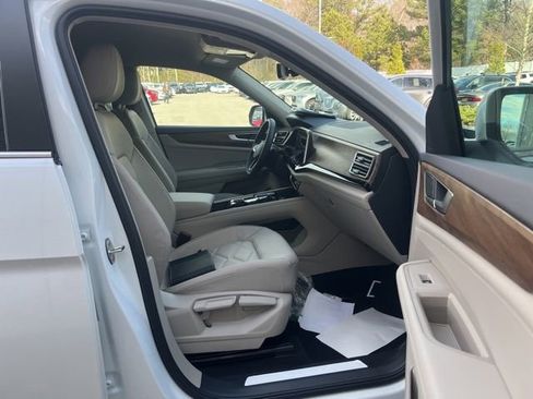 New 2026 Volkswagen Atlas SE image 32