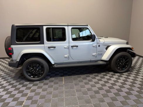 Used 2023 Jeep Wrangler Unlimited Sahara w/ Cold Weather Group image 7