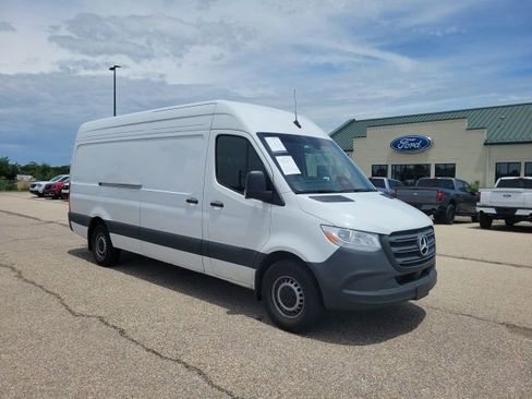 Used 2025 Mercedes-Benz Sprinter 2500 image 15