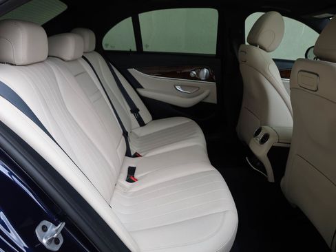 Used 2019 Mercedes-Benz E 300 4MATIC image 25