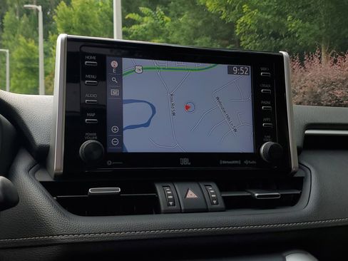 Used 2020 Toyota RAV4 Limited AWD/4WD image 26