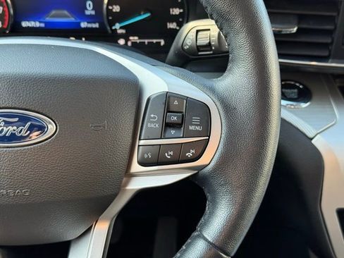 Used 2022 Ford Explorer XLT w/ XLT Sport Appearance Package image 28