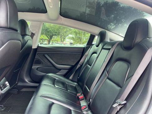 Used 2018 Tesla Model 3 Mid Range RWD image 17