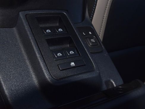 Used 2023 Ford Bronco Wildtrak image 36