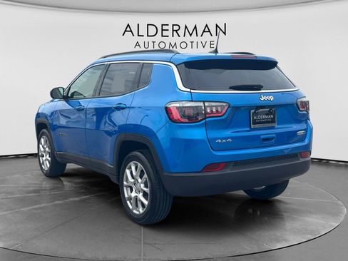 Used 2022 Jeep Compass Latitude AWD/4WD image 3