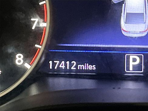 Used 2023 Nissan Maxima SR w/ Sport Mat Group image 12