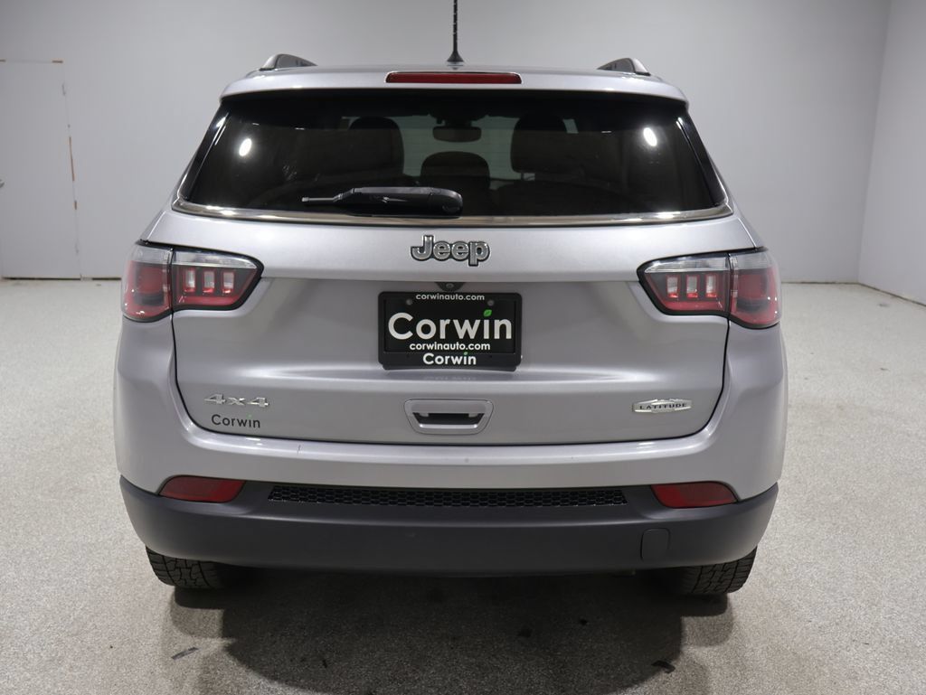 Used 2018 Jeep Compass Latitude AWD/4WD image 3