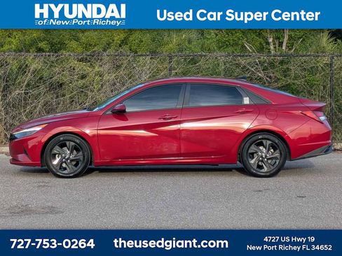 Used 2022 Hyundai Elantra SEL w/ Convenience Package image 2