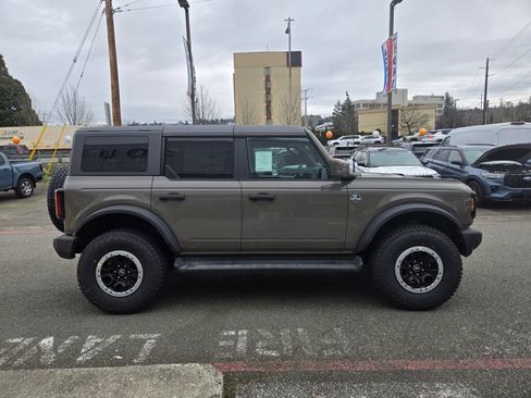 New 2026 Ford Bronco Outer Banks w/ Sasquatch Package AWD/4WD image 4