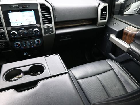 Used 2018 Ford F150 Lariat RWD image 38