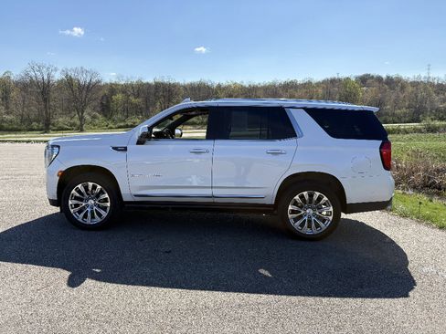 Used 2024 GMC Yukon Denali w/ Denali Reserve Package AWD/4WD image 2