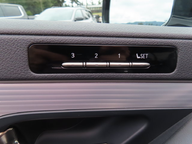 Used 2023 Lexus LX 600 F Sport AWD/4WD image 13