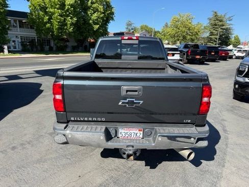 Used 2018 Chevrolet Silverado 2500 LTZ w/ Duramax Plus Package RWD image 7